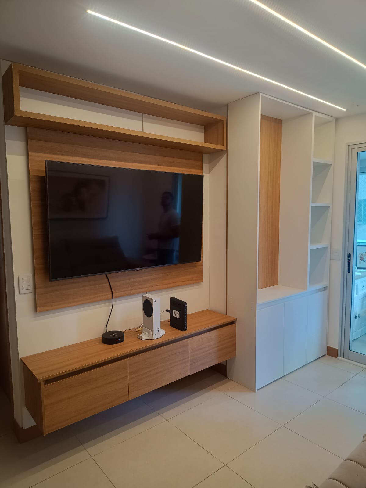 Painel de TV em Madeira